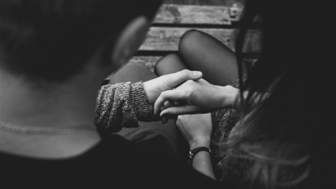 Descubra como enfrentar a dor de um término, superar os sentimentos de perda e reconstruir sua vida com mais força e clareza.